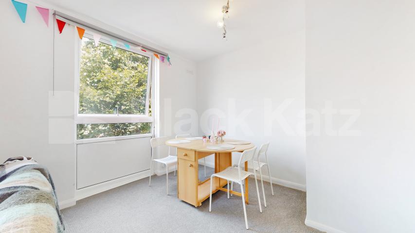Spacious split level 3 bed mins to tube and Regents Park  Salisbury Street, Marylebone